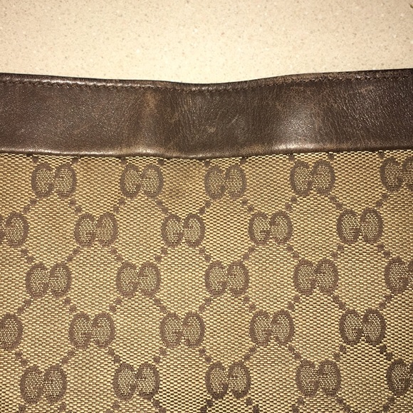 Authentic Gucci GG Canvas Shoulder Bag - Picture 5 of 8